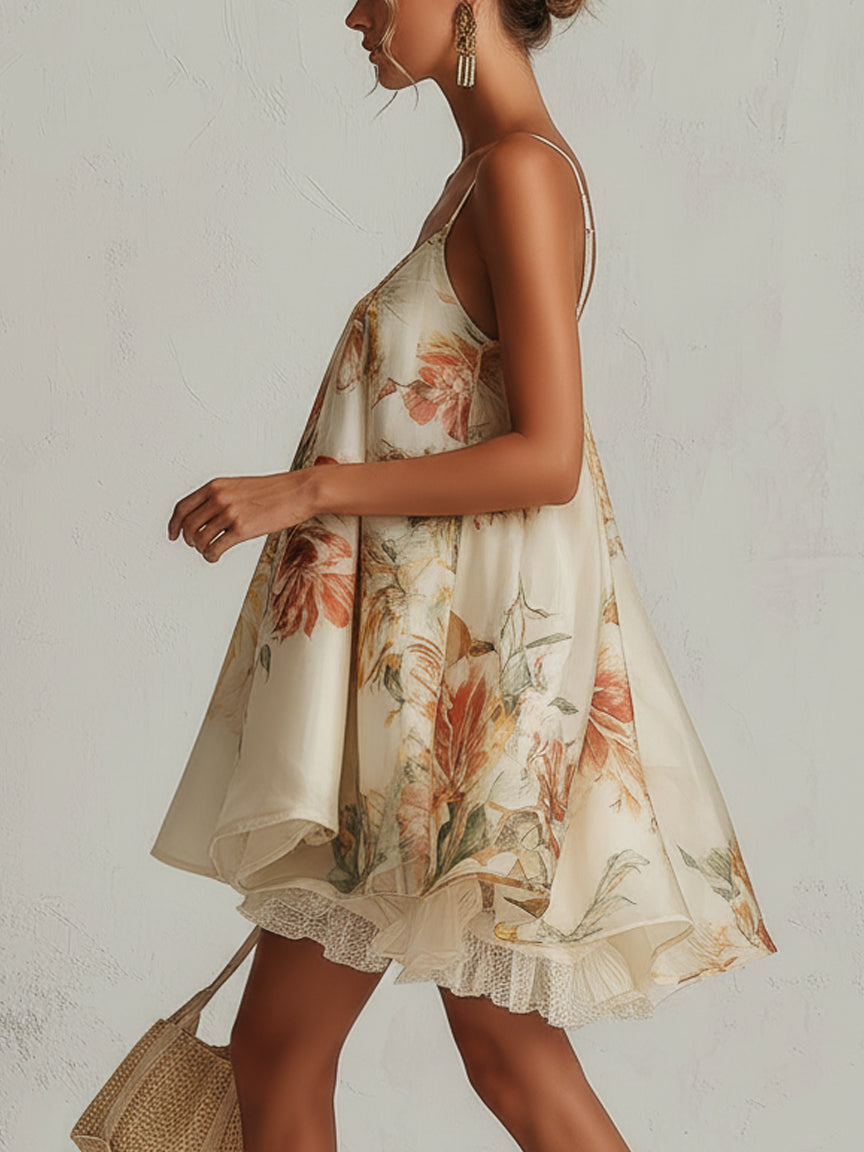 Blanche | Vestido Mini Trapecio de Organza Floral Beige con Bordes de Encaje