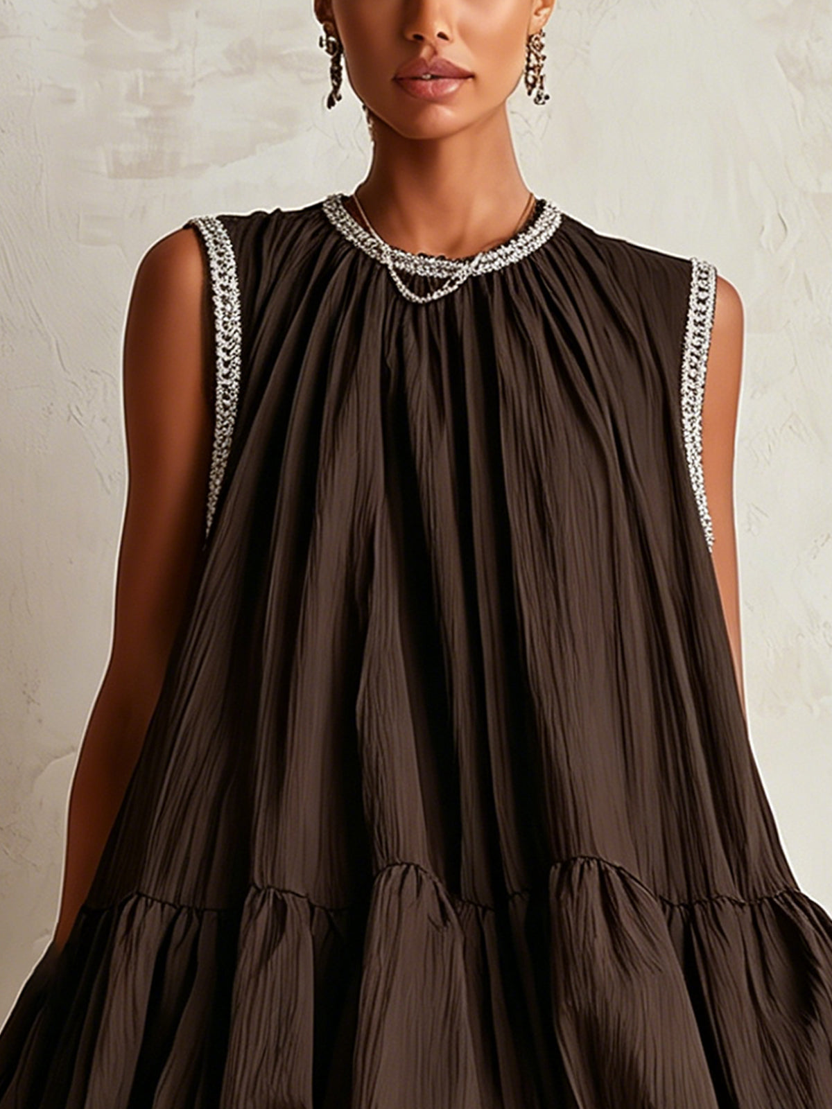 Colette | Mini Vestido Sin Mangas Marrón con Dobladillo Abullonado