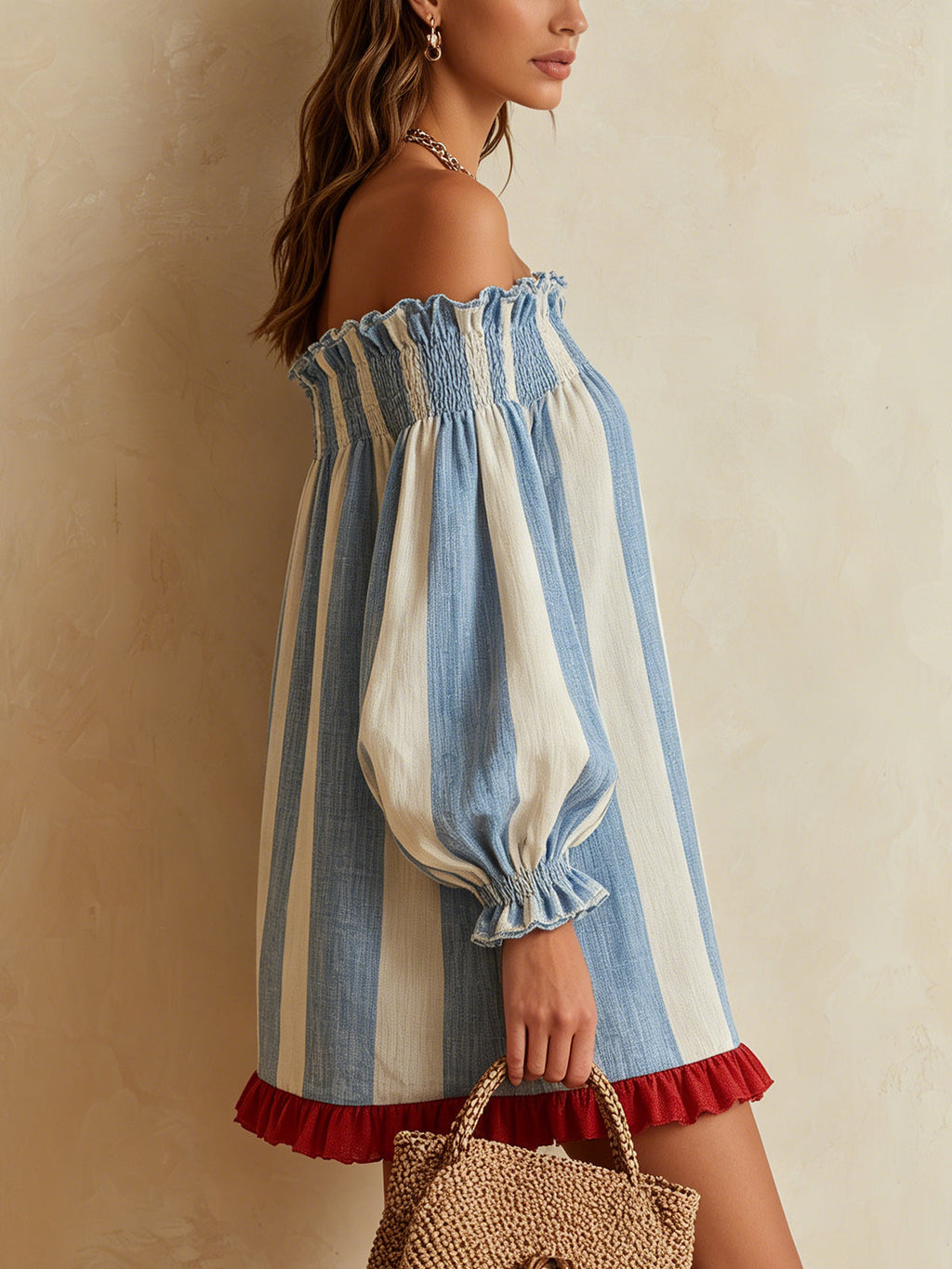 Ondine | Mini Vestido Rayado Azul y Blanco con Hombros Descubiertos y Dobladillo Contrastado