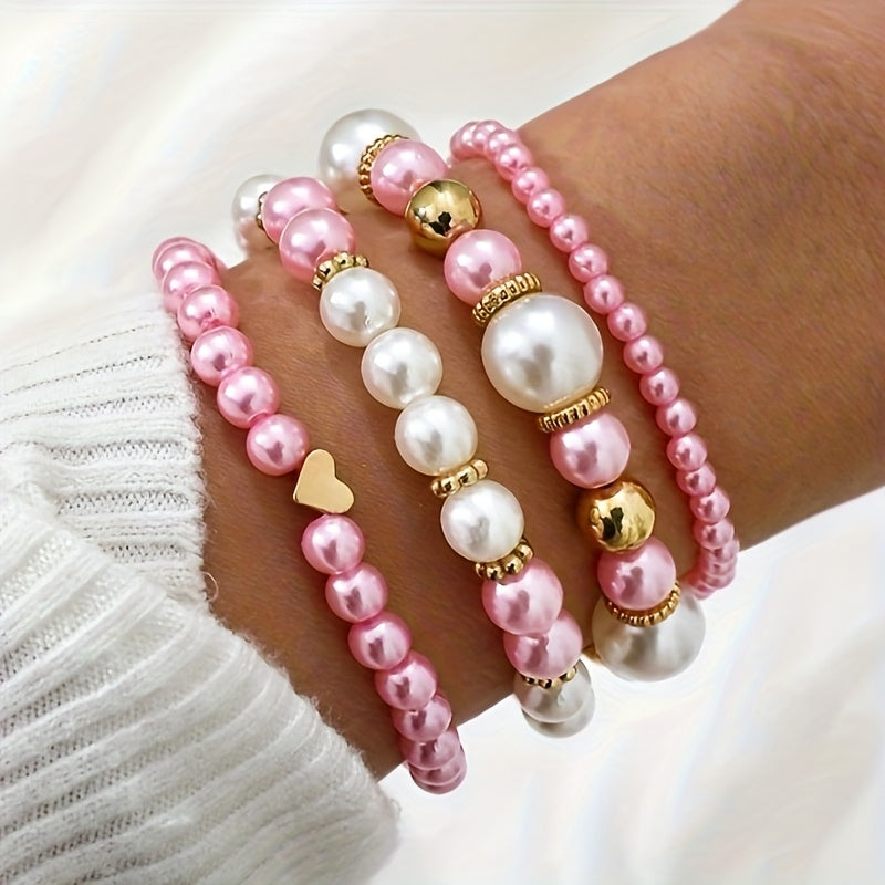 Conjunto de pulseras elegantes en forma de corazón con perlas