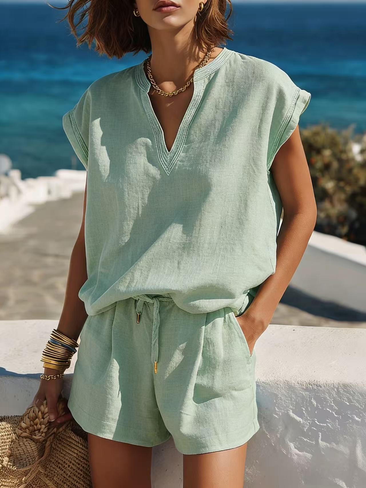 Completo Top e Pantaloni Corti in Stile Resort Casual