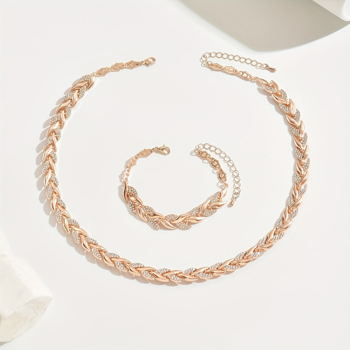Conjunto de cristal en forma de pez