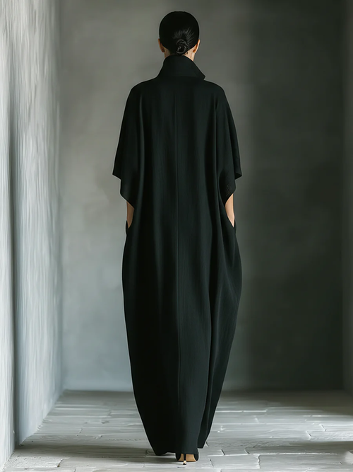 Alessandra • Vestito lungo nero oversize minimalista con maniche a kimono
