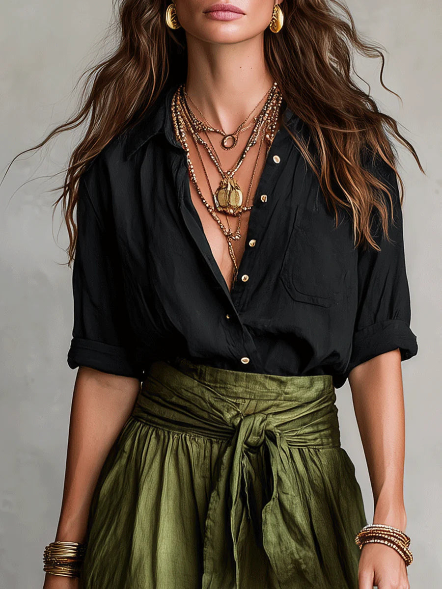 Vera™ | Set di due pezzi: t-shirt nera e gonna midi verde oliva