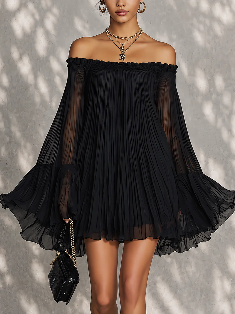 Océane | Vestido Mini Negro con Mangas de Campana y Hombros Descubiertos Fruncidos