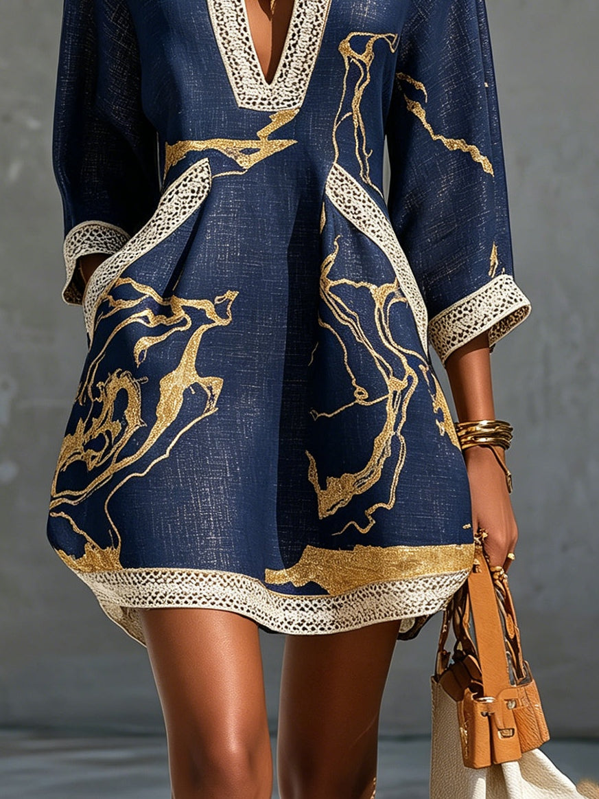 Cosette | Vestido Mini de Encaje de Crochet Azul Marino con Motivos Dorados y Escote en V