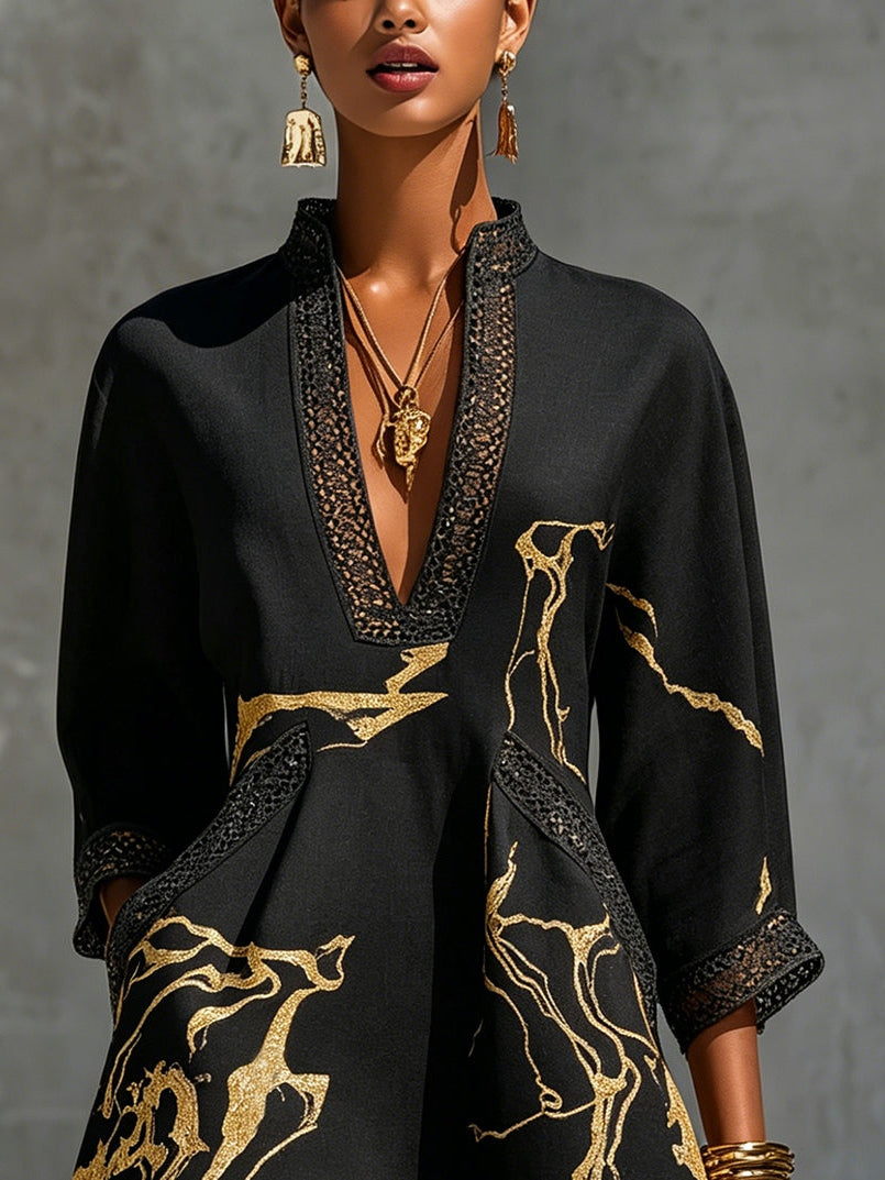 Léonie | Vestido Mini de Encaje de Ganchillo Negro con Motivos Dorados y Escote en V
