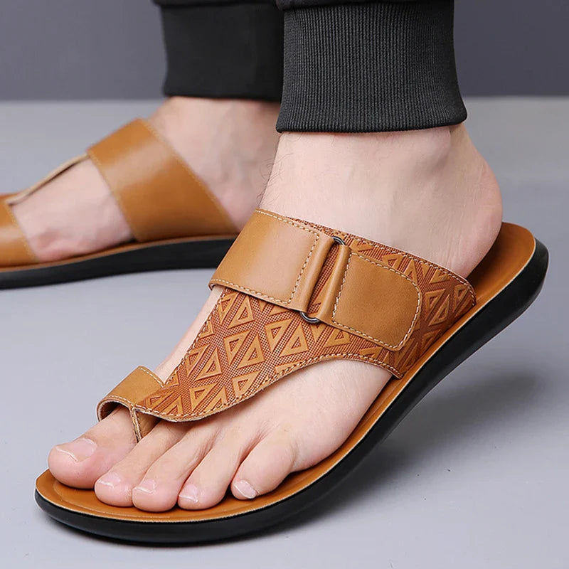 ASTON™ | Sandalias de cuero con tira entre los dedos
