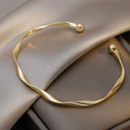 Pulsera elegante de oro