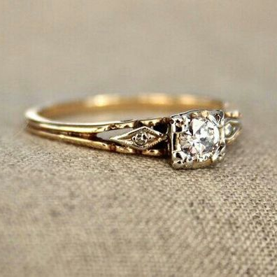 Anillo de Oro Fino Vintage con Zircones