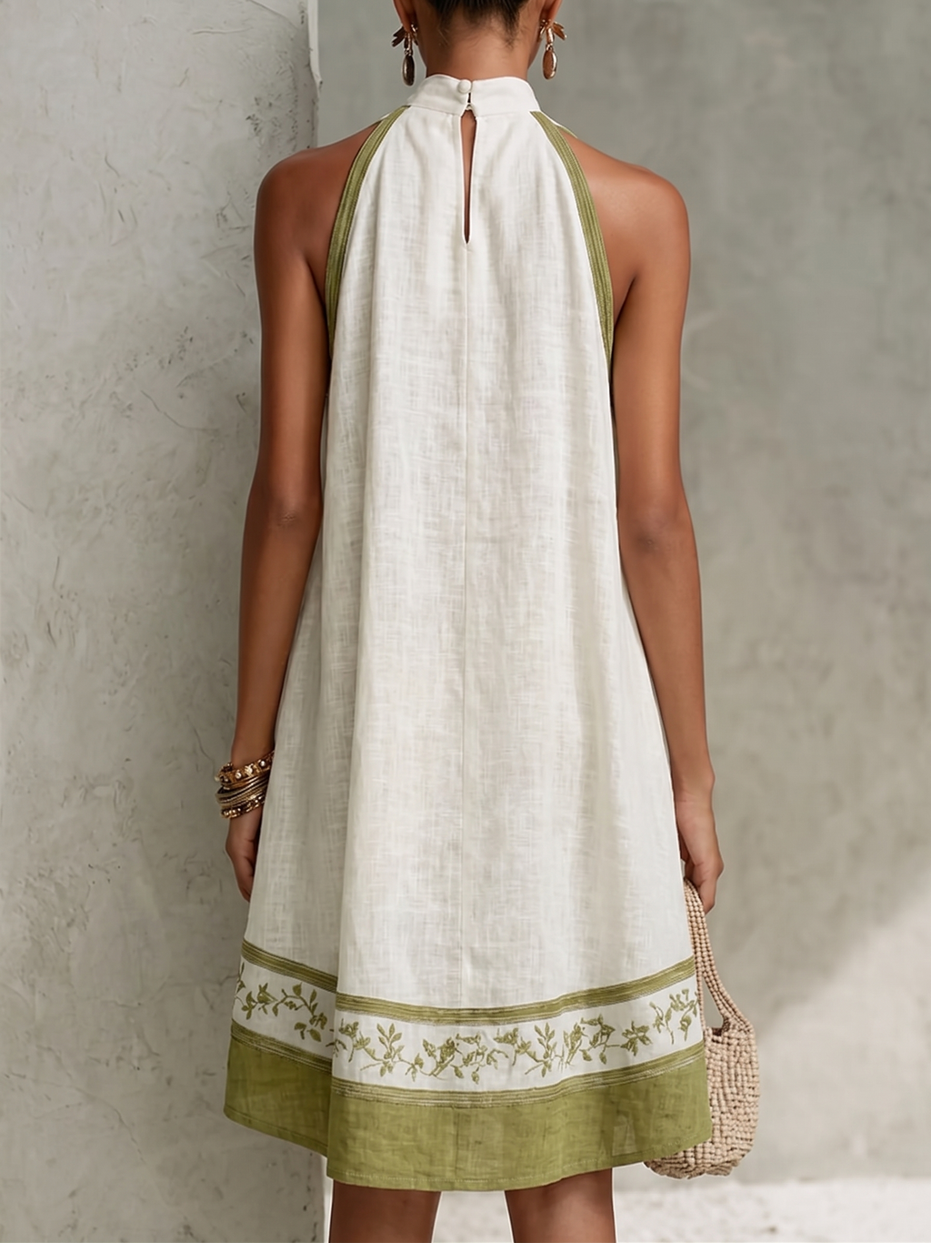 Agathe | Vestido Mini Corte A Sin Mangas Blanco y Verde Oliva con Flores